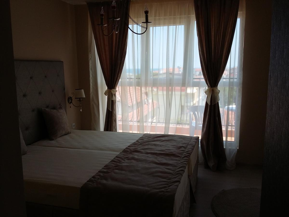 Guest House Adriya Primorsko Ngoại thất bức ảnh